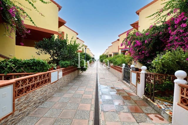 3 bedroom Townhouse for sale in Salobreña with pool garage - € 280,000 (Ref: 8703140)