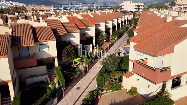 3 bedroom Townhouse for sale in Salobreña with pool garage - € 280,000 (Ref: 8703140)