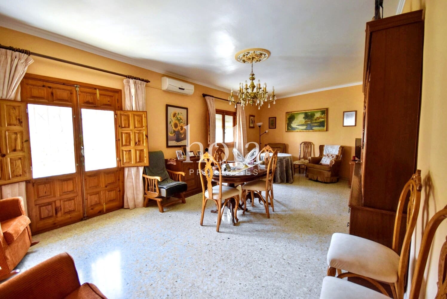 8 soveværelse Byhus til salg i Nevada med garage - € 110.000 (Ref: 8910104)