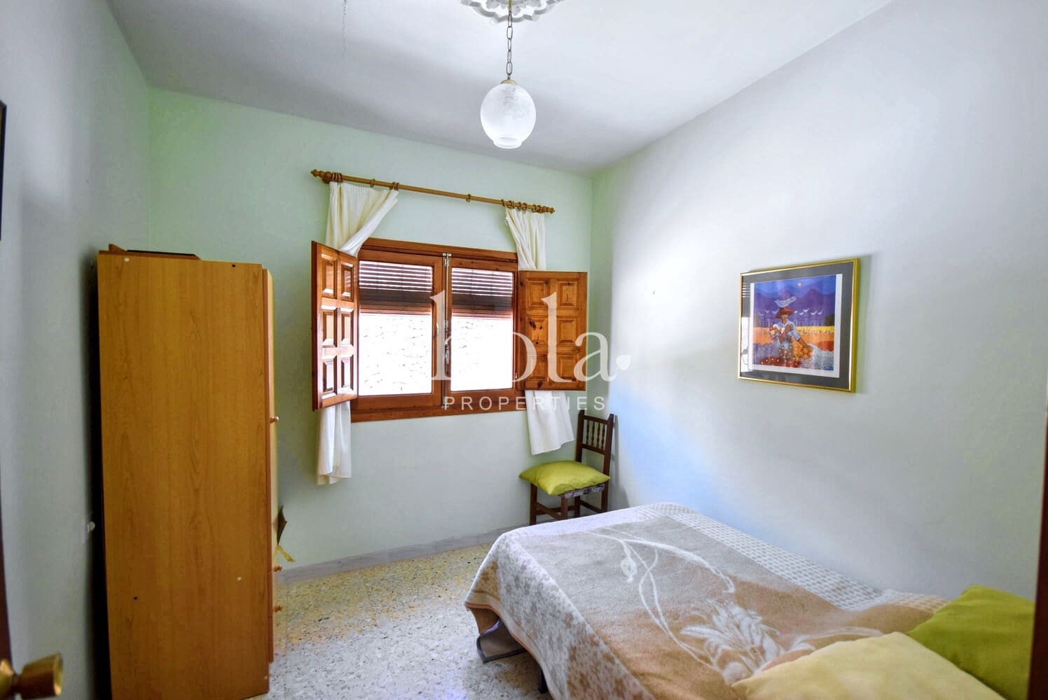 8 soveværelse Byhus til salg i Nevada med garage - € 110.000 (Ref: 8910104)