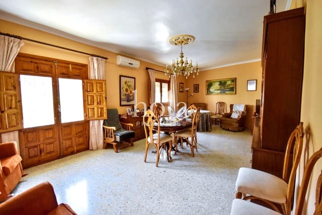 8 makuuhuone Omakotitalo myytävänä paikassa Nevada mukana 
autotalli - 110 000 € (Ref: 8910104)