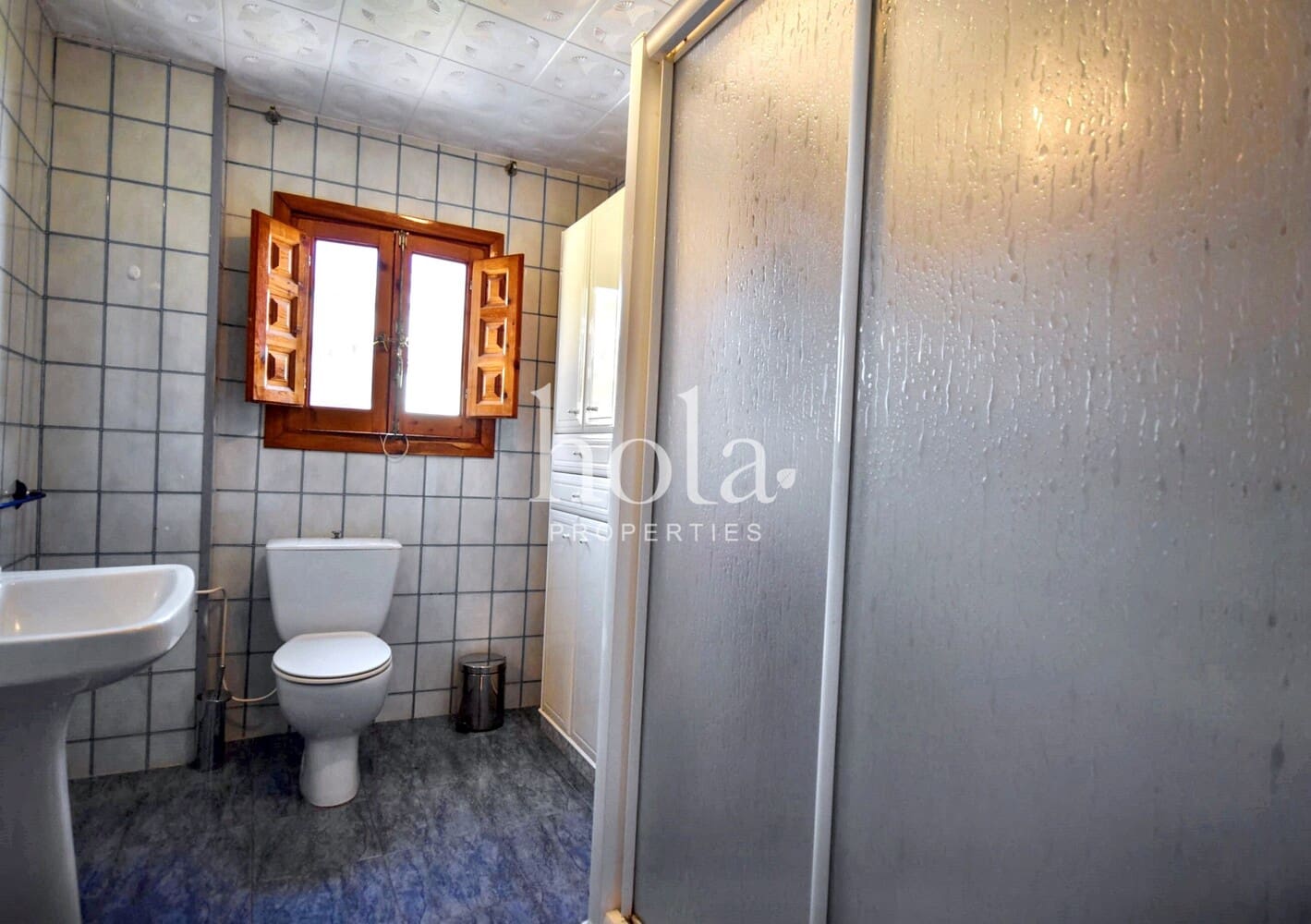 8 soveværelse Byhus til salg i Nevada med garage - € 110.000 (Ref: 8910104)