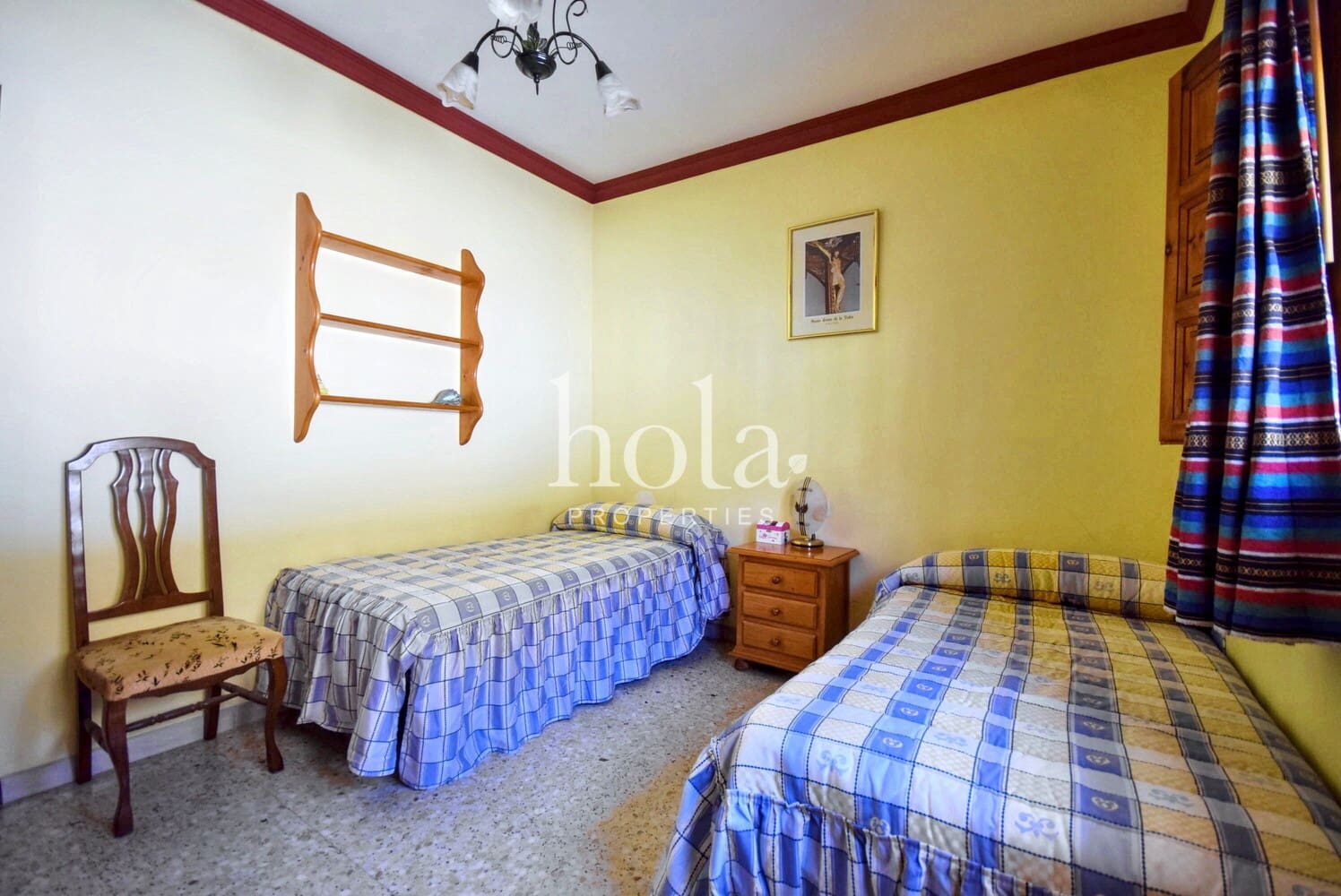 8 soveværelse Byhus til salg i Nevada med garage - € 110.000 (Ref: 8910104)