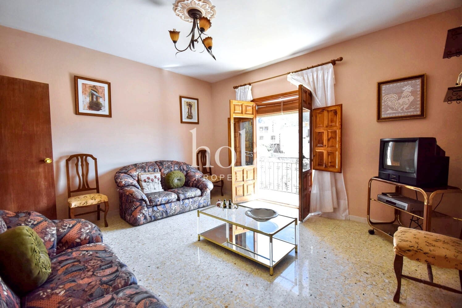 8 soveværelse Byhus til salg i Nevada med garage - € 110.000 (Ref: 8910104)