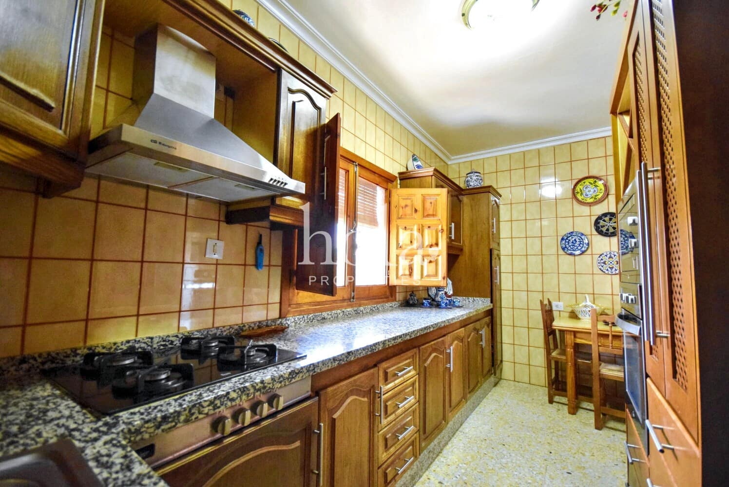 8 soveværelse Byhus til salg i Nevada med garage - € 110.000 (Ref: 8910104)