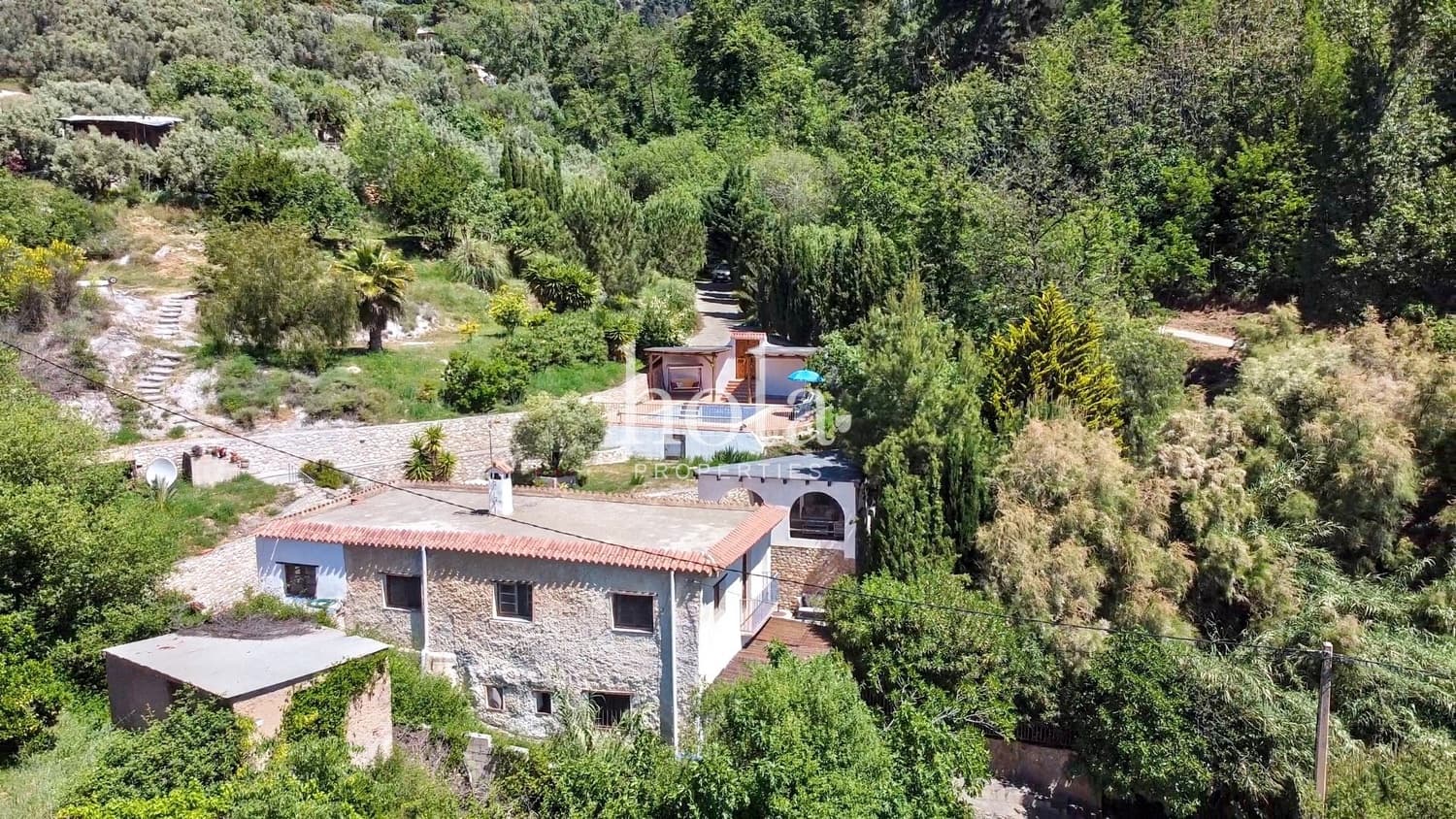 4 slaapkamer Finca/Landhuis te koop in Lanjaron met zwembad garage - € 275.000 (Ref: 9031193)