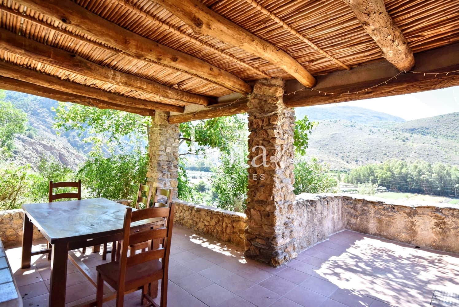 3 soveværelse Finca/Landehus til salg i Orgiva med swimmingpool garage - € 325.000 (Ref: 9197021)