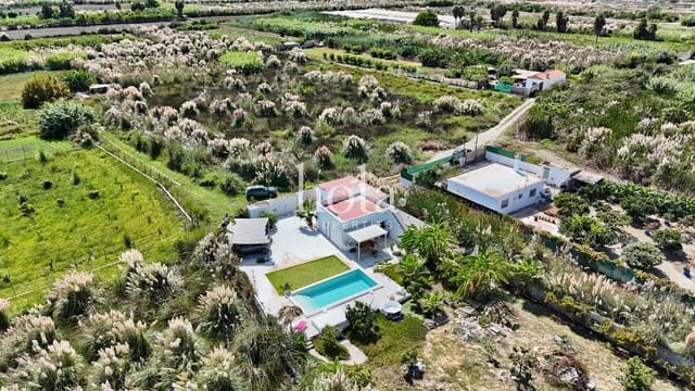 3 bedroom Finca/Country House for sale in Salobreña with garage - € 325,000 (Ref: 9278593)