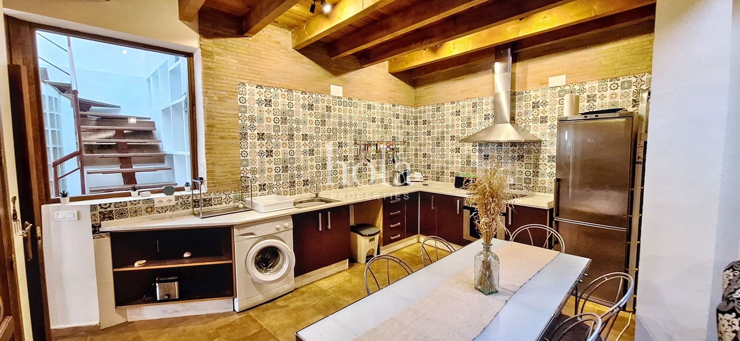 4 soveværelse Byhus til salg i Pinos del Valle - € 150.000 (Ref: 9327010)