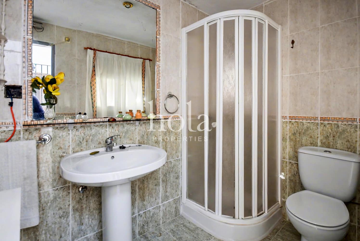 4 soverom Hus til salgs i Yegen med svømmebasseng garasje - € 250 000 (Ref: 9534891)