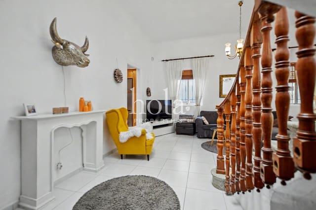 5 slaapkamer Huis te koop in Itrabo met garage - € 205.000 (Ref: 9809864)