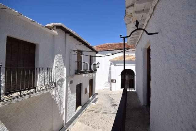 3 bedroom Townhouse for sale in Capileira with garage - € 120,000 (Ref: 9875554)