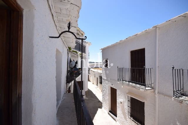 3 bedroom Townhouse for sale in Capileira with garage - € 120,000 (Ref: 9875554)