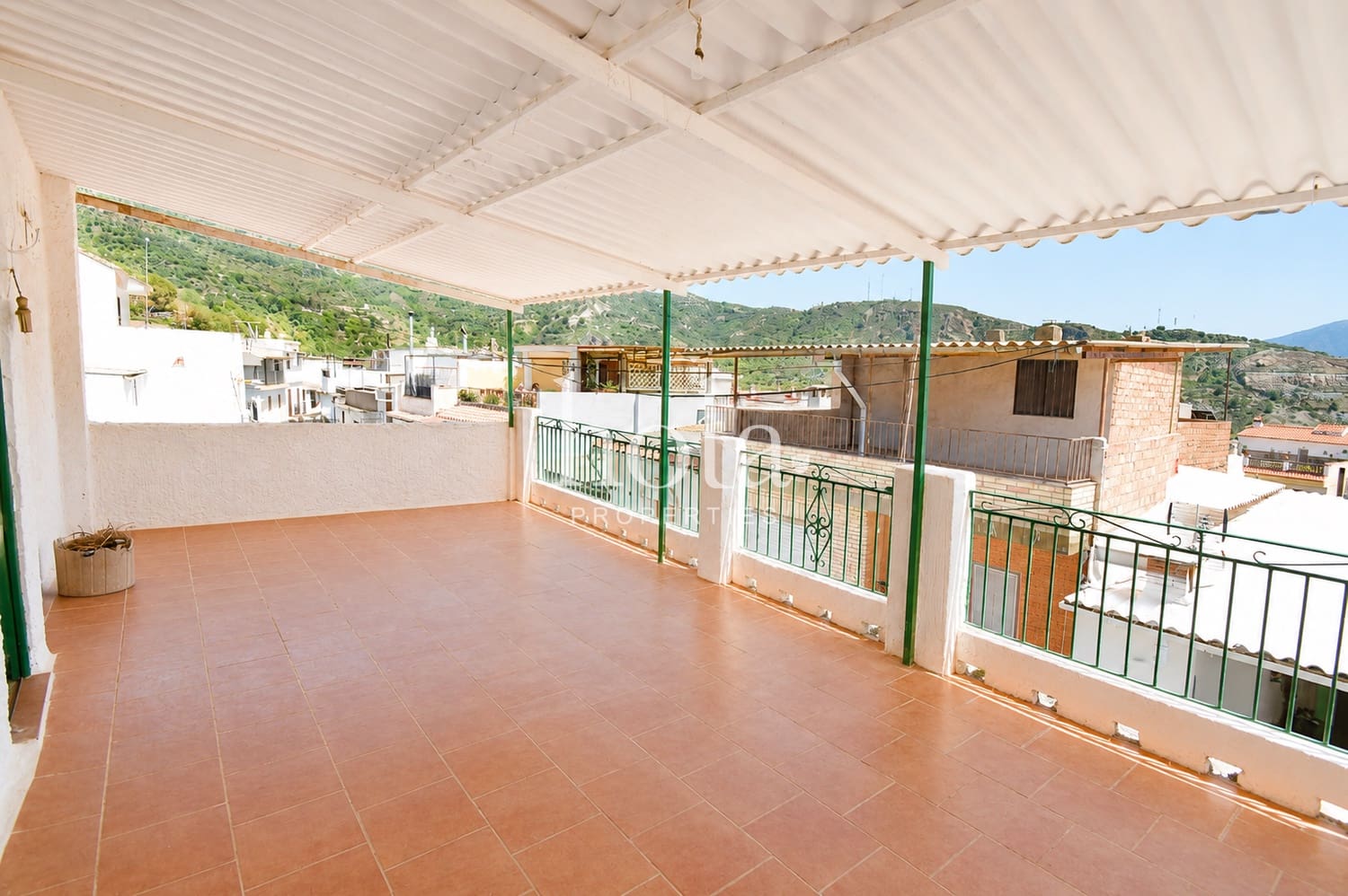 5 bedroom Townhouse for sale in Lanjaron - € 170,000 (Ref: 9897478)