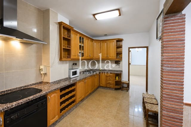 5 bedroom Townhouse for sale in Lanjarón - € 170,000 (Ref: 9897478)