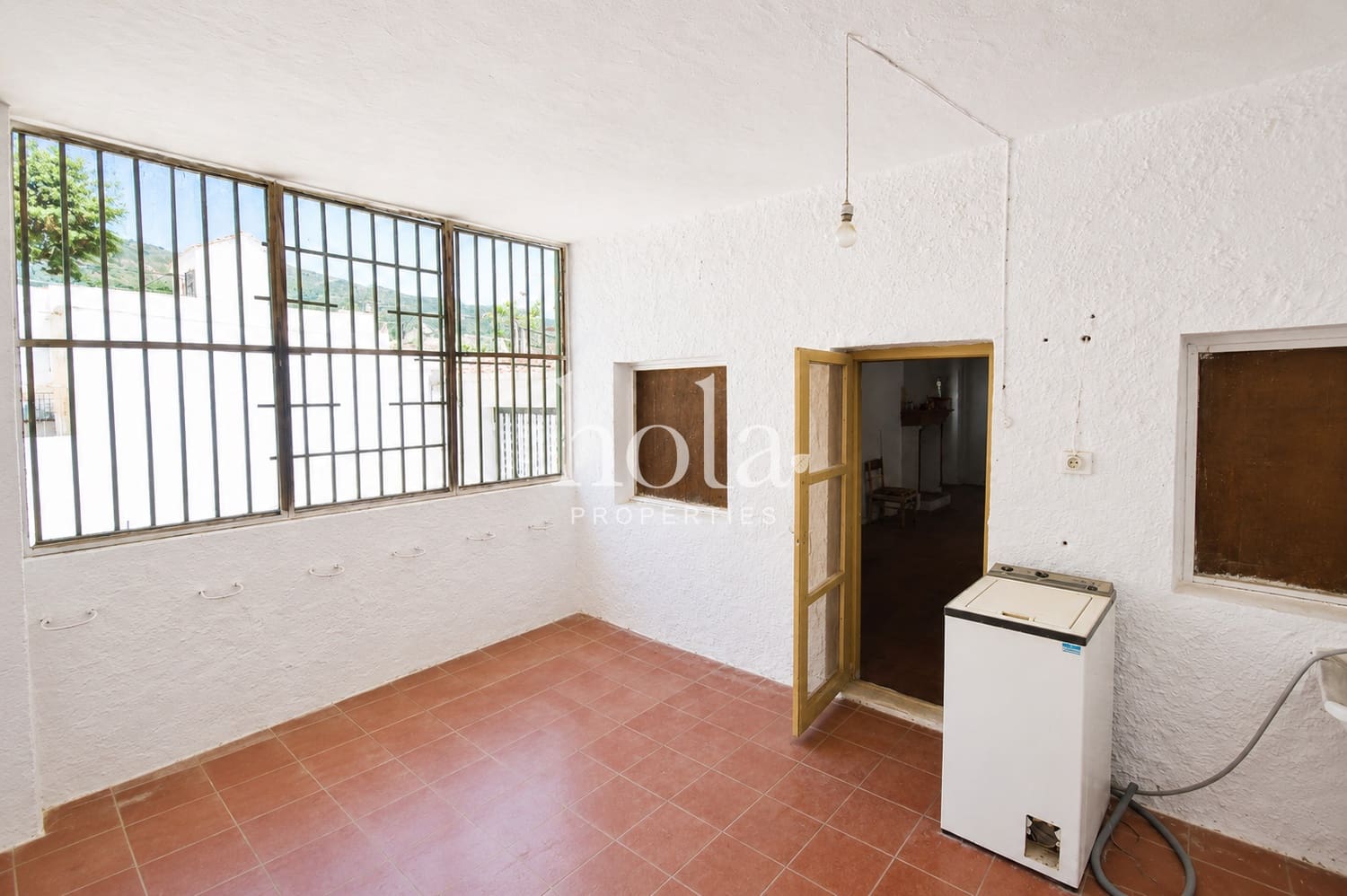 5 bedroom Townhouse for sale in Lanjaron - € 170,000 (Ref: 9897478)