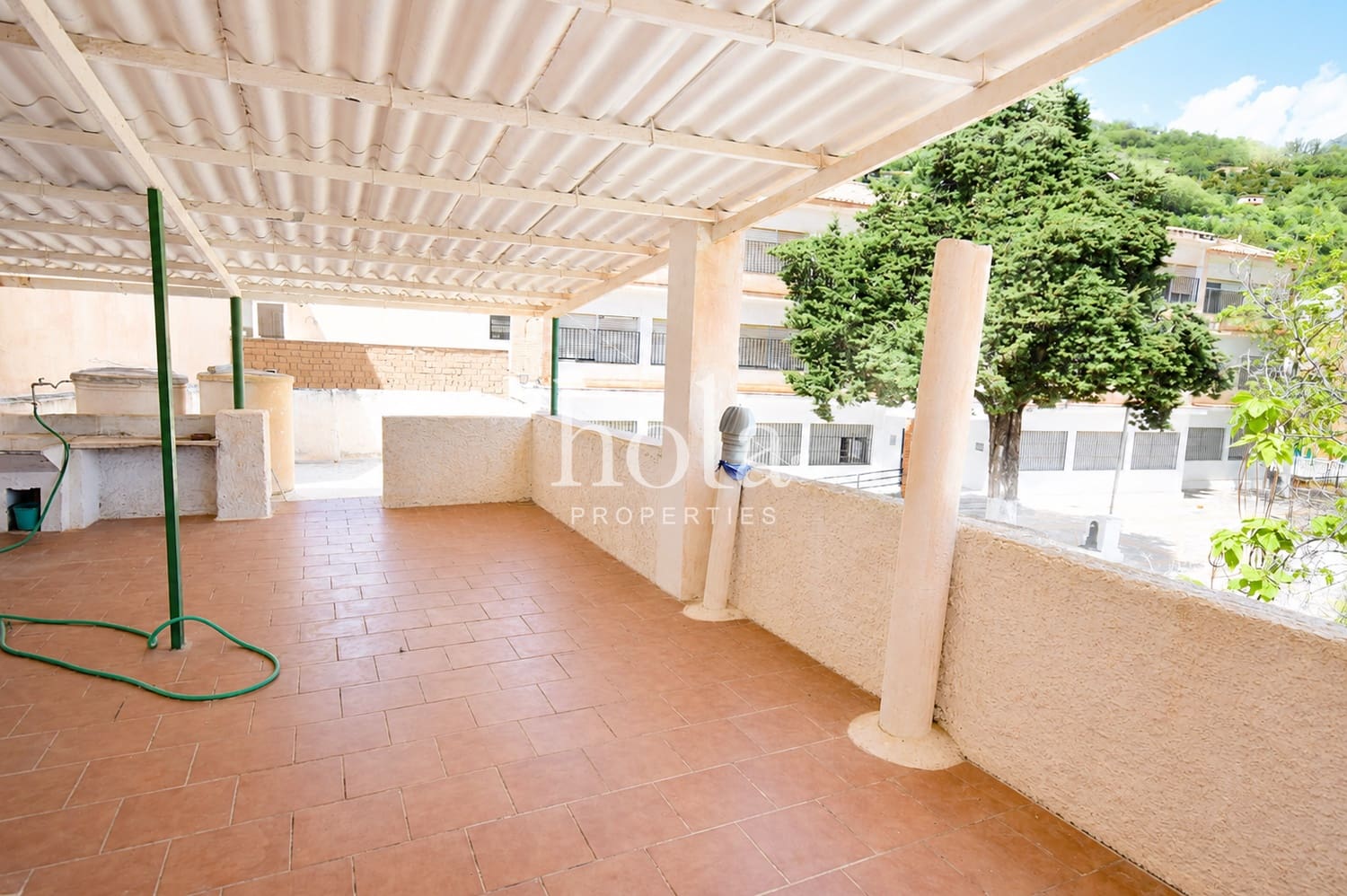5 bedroom Townhouse for sale in Lanjaron - € 170,000 (Ref: 9897478)