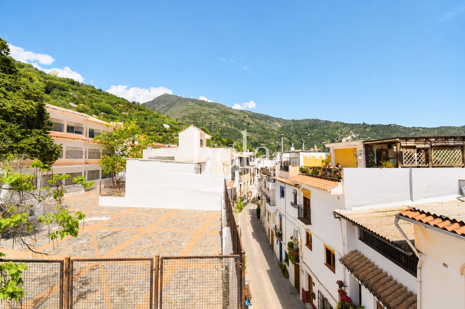 5 bedroom Townhouse for sale in Lanjaron - € 170,000 (Ref: 9897478)