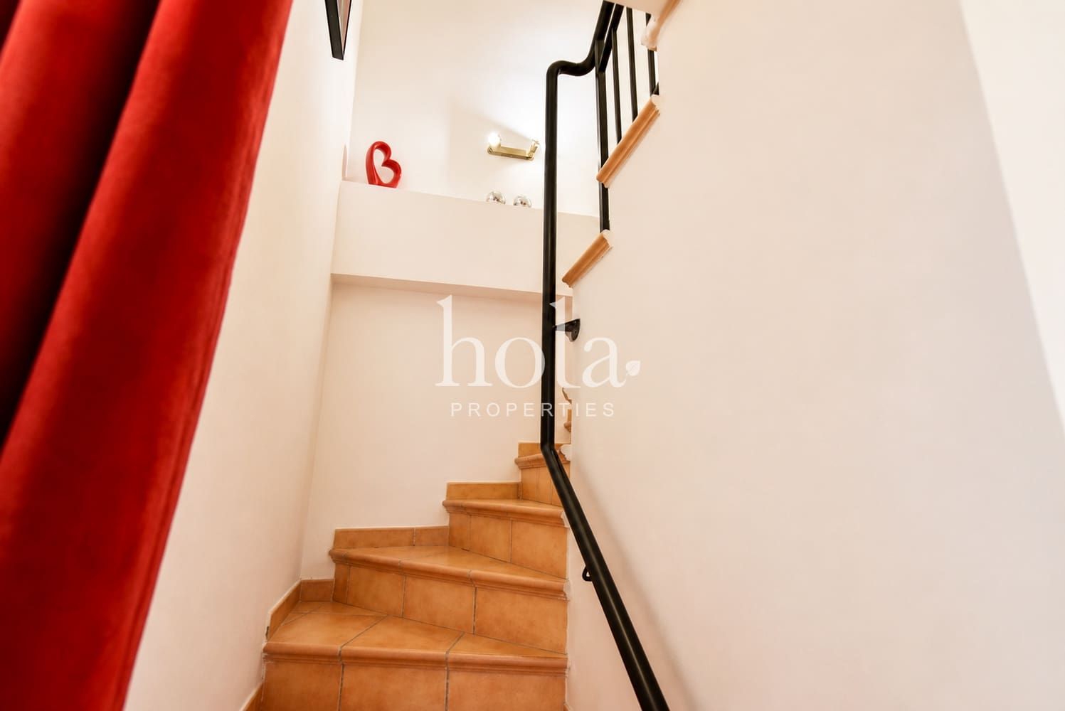 2 bedroom Apartment for sale in Velez de Benaudalla - € 130,000 (Ref: 9928389)