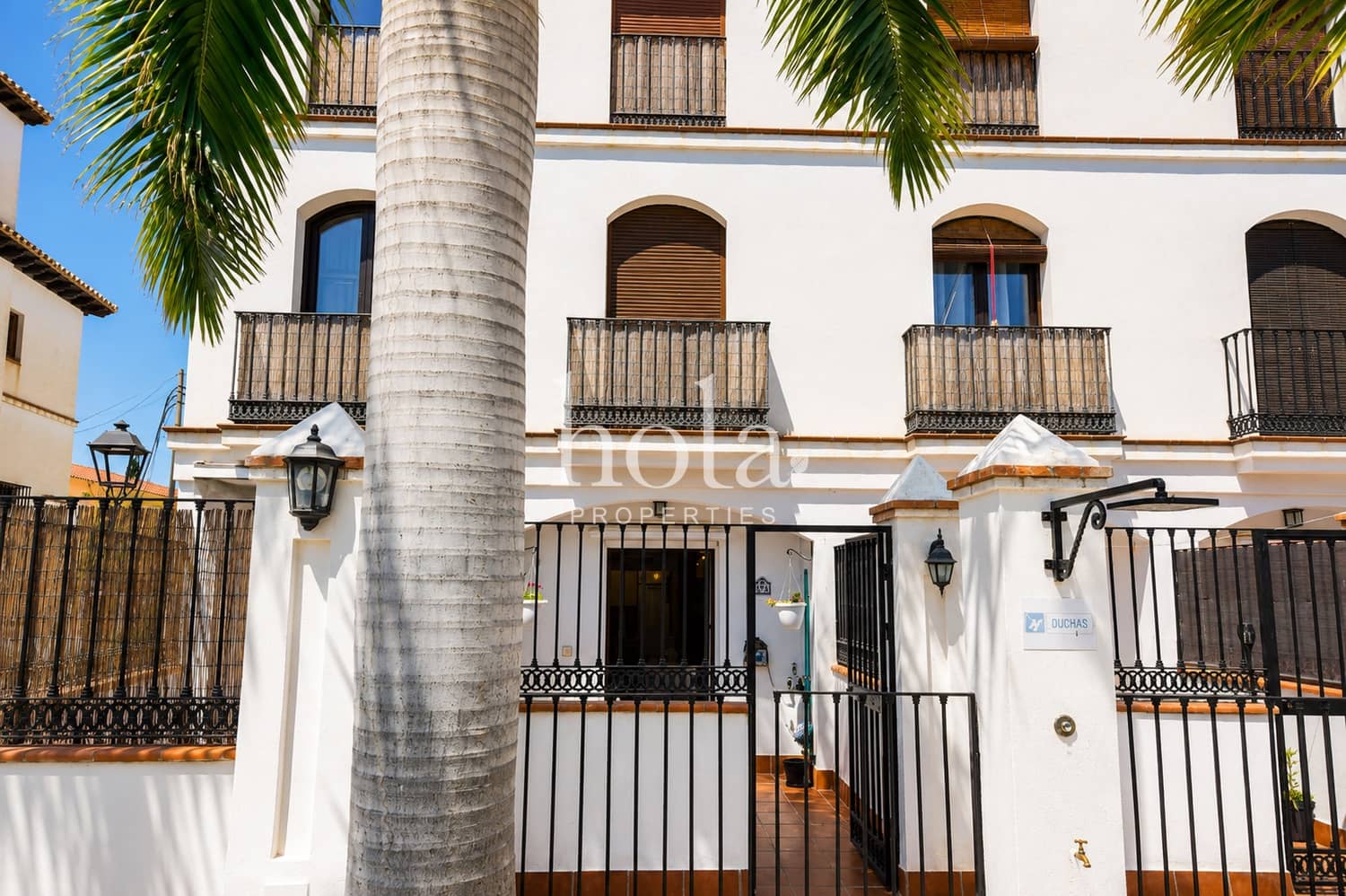 2 bedroom Apartment for sale in Velez de Benaudalla - € 130,000 (Ref: 9928389)