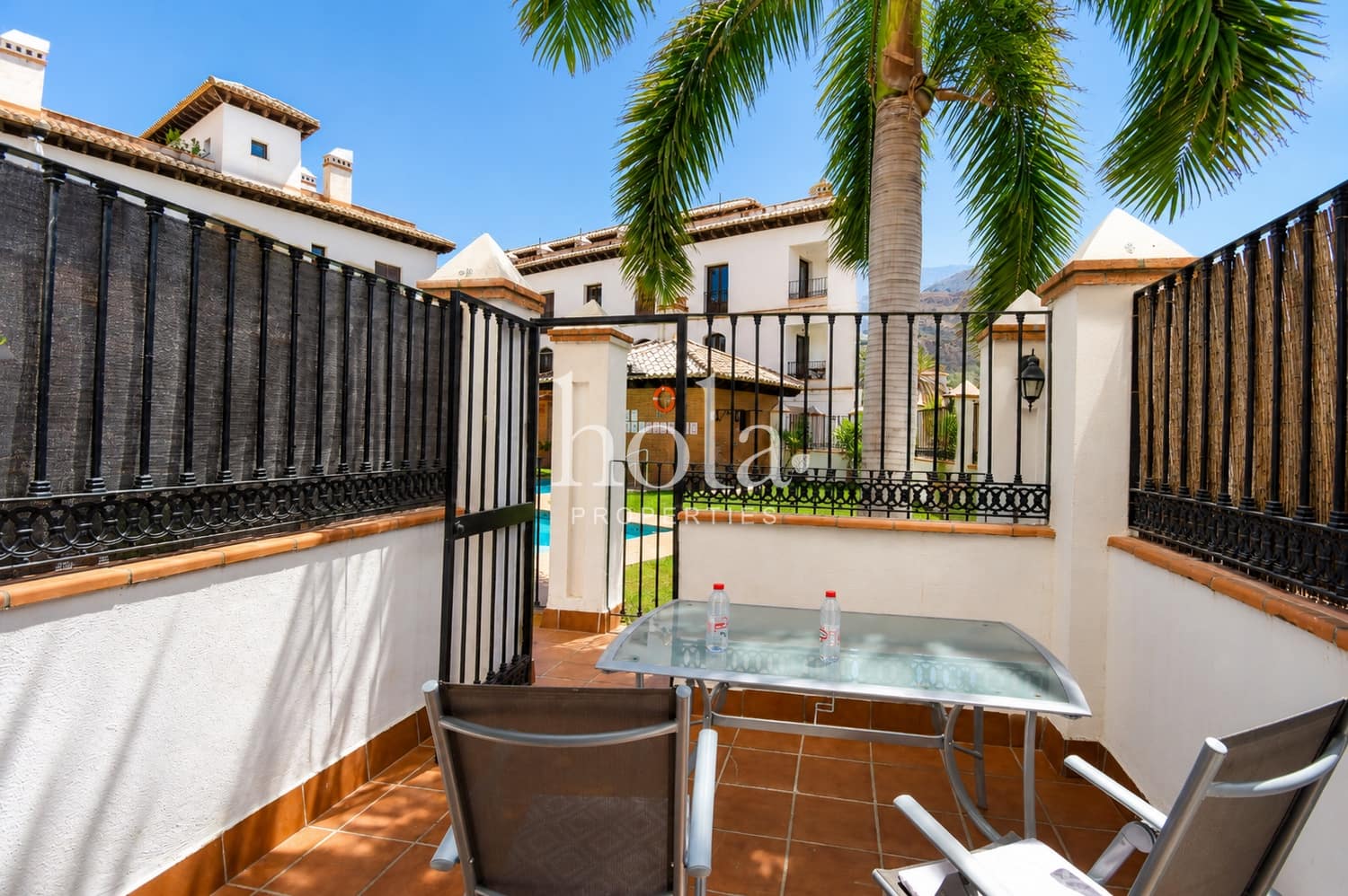 2 bedroom Apartment for sale in Velez de Benaudalla - € 130,000 (Ref: 9928389)