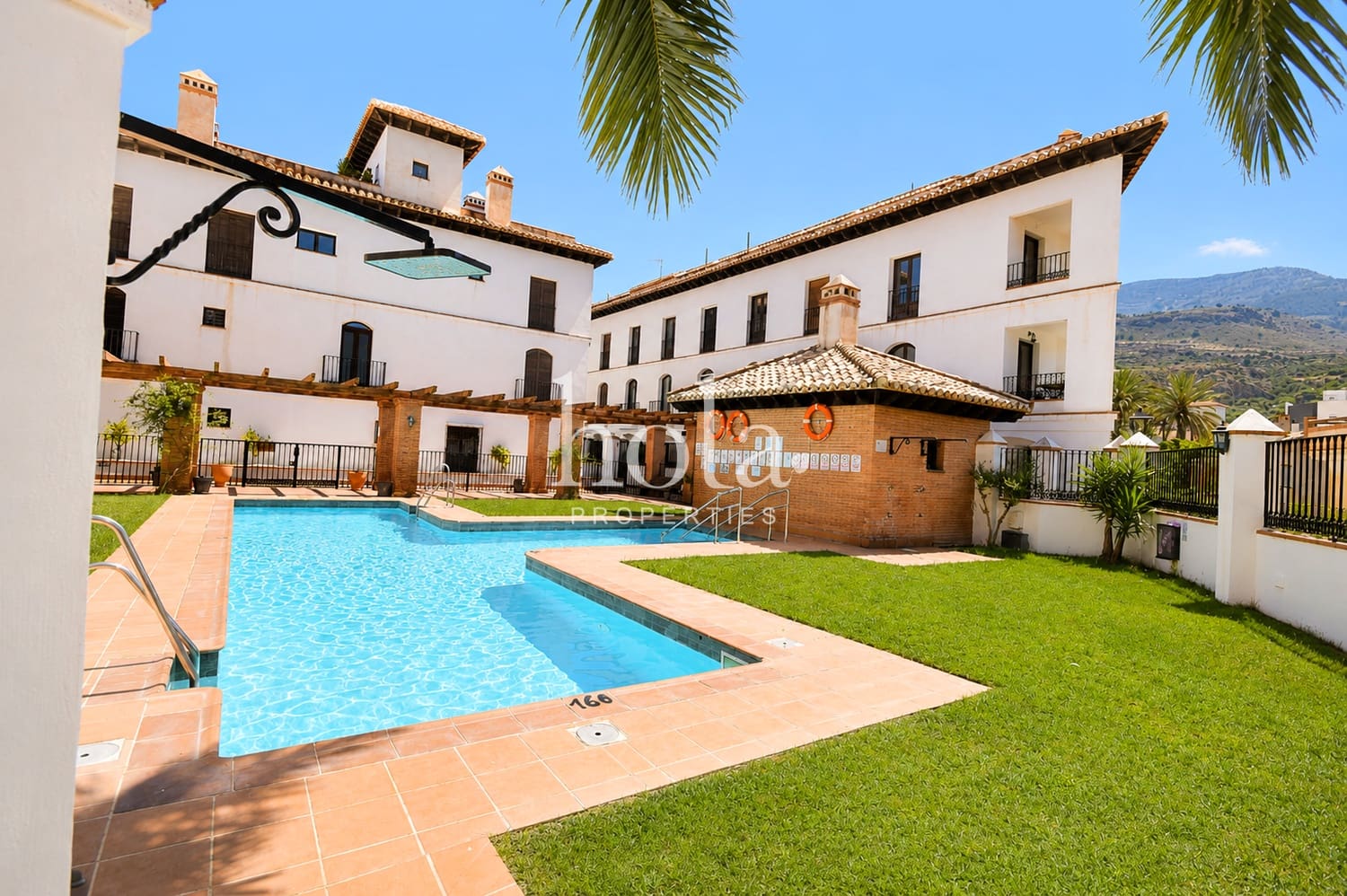 2 bedroom Apartment for sale in Velez de Benaudalla - € 130,000 (Ref: 9928389)
