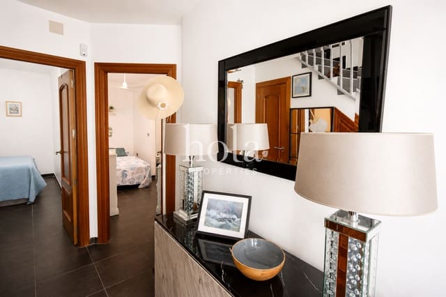 Hus til salgs i La Rabita, Albuñol - € 95 000 (Ref: 9943223)