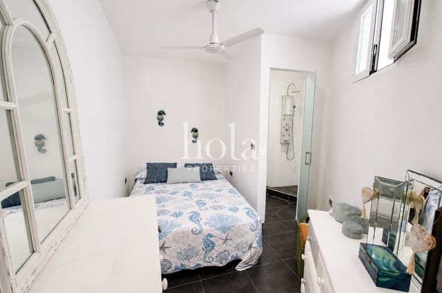 Hus til salgs i La Rabita, Albuñol - € 95 000 (Ref: 9943223)