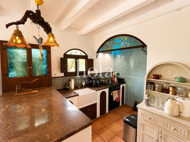 3 soveværelse Finca/Landehus til salg i Lanjarón med swimmingpool - € 180.000 (Ref: 9983818)