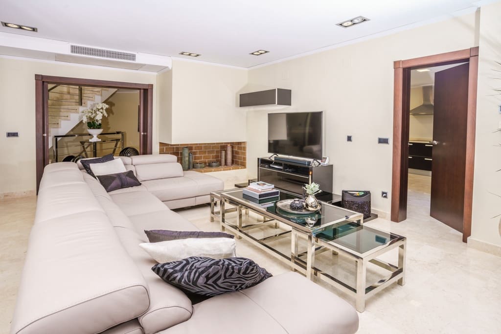 4 bedroom Villa for sale in Javea / Xabia with pool - € 1,395,000 (Ref: 9618754)