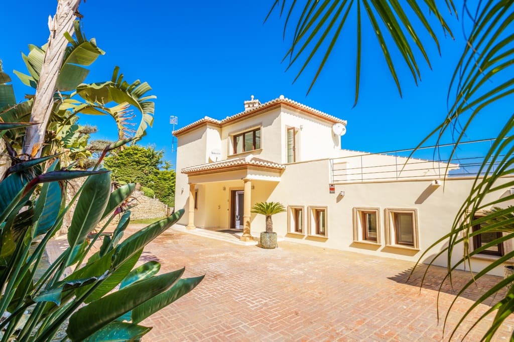 4 bedroom Villa for sale in Javea / Xabia with pool - € 1,395,000 (Ref: 9618754)