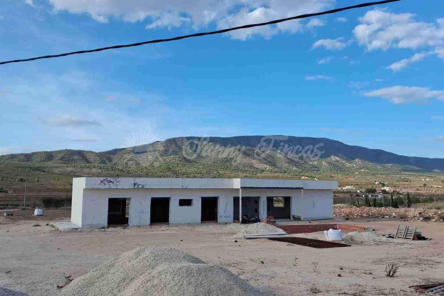 Chalet de 4 habitaciones en Ubeda en venta con garaje - 210.000 € (Ref: 10180738)