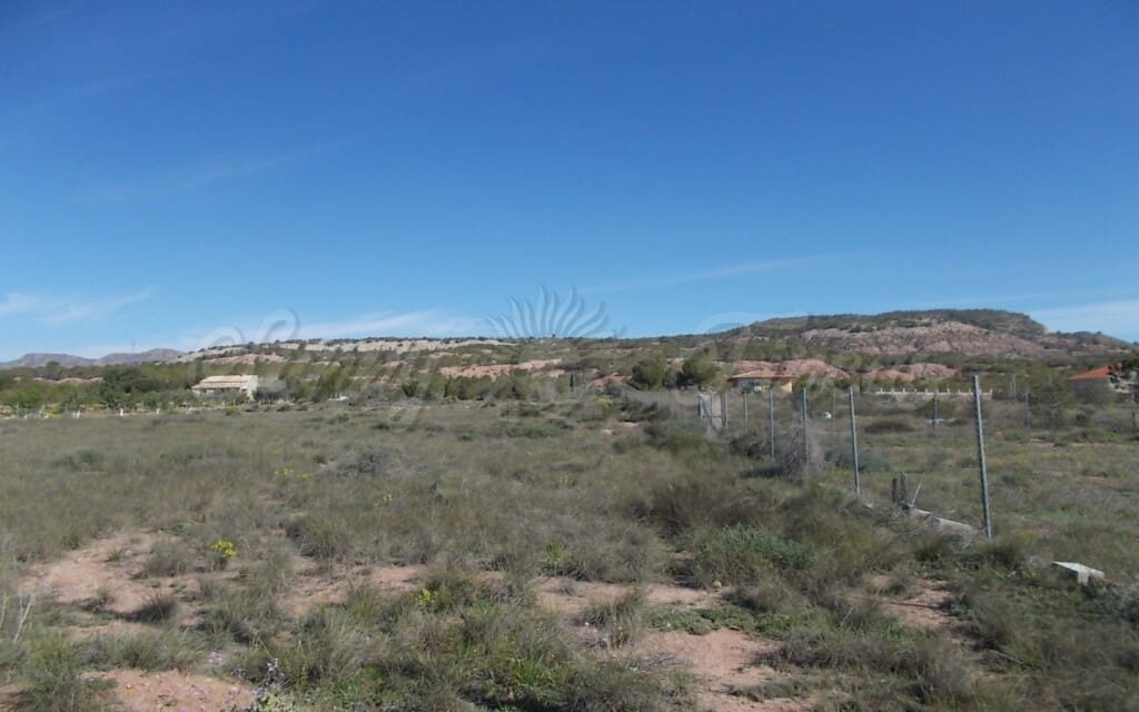 Finca/Country House for sale in Yecla - € 49,000 (Ref: 6107413)