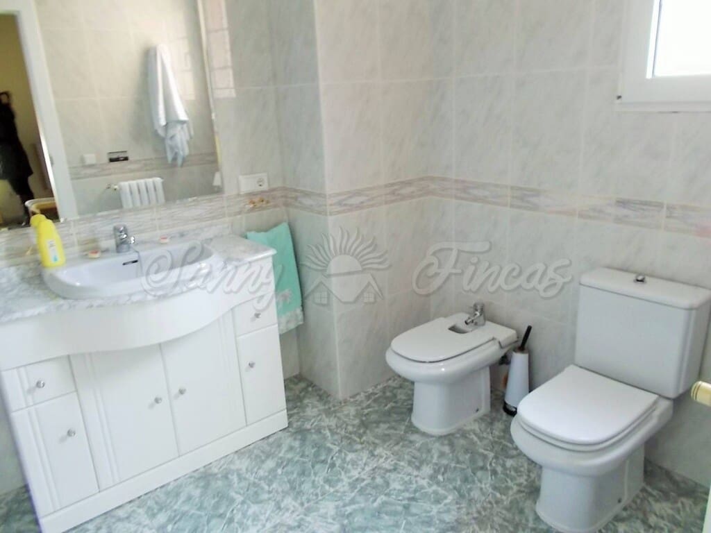 7 soveværelse Villa til salg i Yecla med swimmingpool garage - € 449.000 (Ref: 6107416)