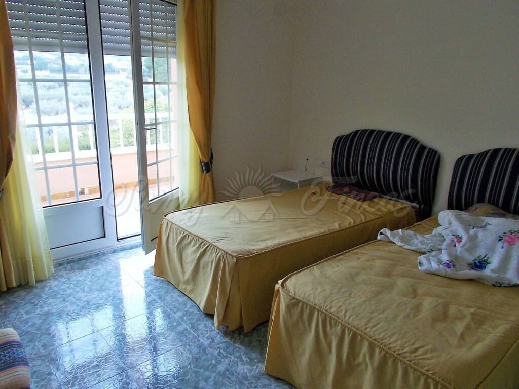 7 soveværelse Villa til salg i Yecla med swimmingpool garage - € 449.000 (Ref: 6107416)