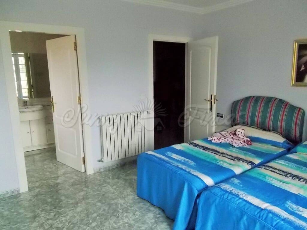 7 soveværelse Villa til salg i Yecla med swimmingpool garage - € 449.000 (Ref: 6107416)