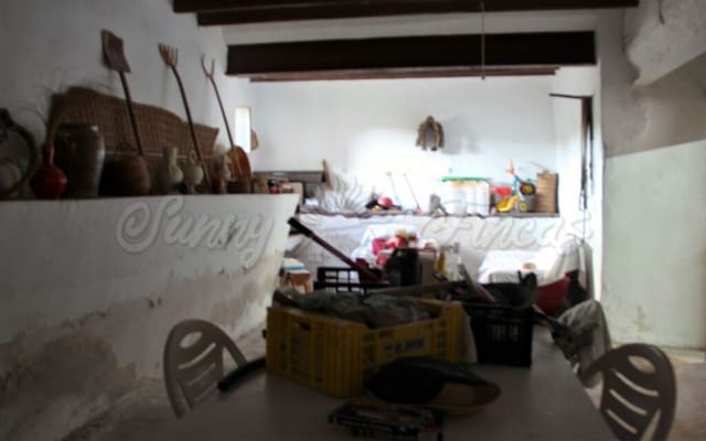 6 soveværelse Finca/Landehus til salg i Raspay, Yecla med garage - € 425.000 (Ref: 6107417)