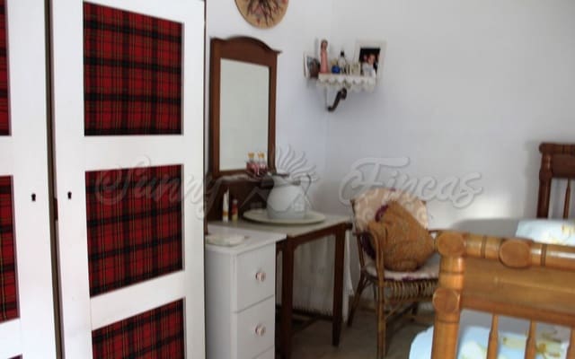 6 soveværelse Finca/Landehus til salg i Raspay, Yecla med garage - € 425.000 (Ref: 6107417)