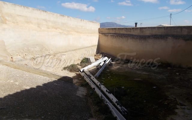 4 bedroom Townhouse for sale in Raspay, Yecla with garage - € 60,000 (Ref: 6107418)