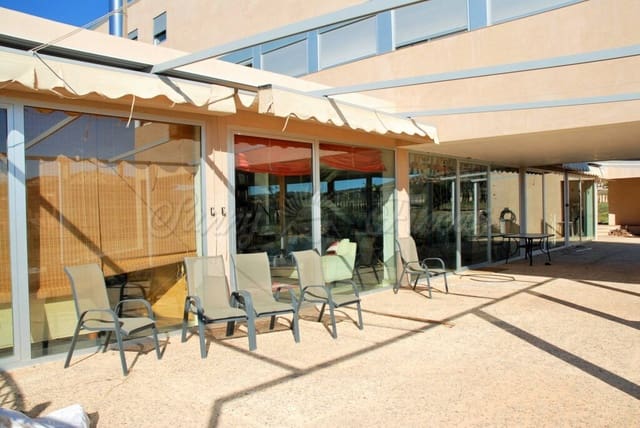 6 chambre Villa/Maison à vendre à Yecla avec piscine garage - 419 900 € (Ref: 6107423)