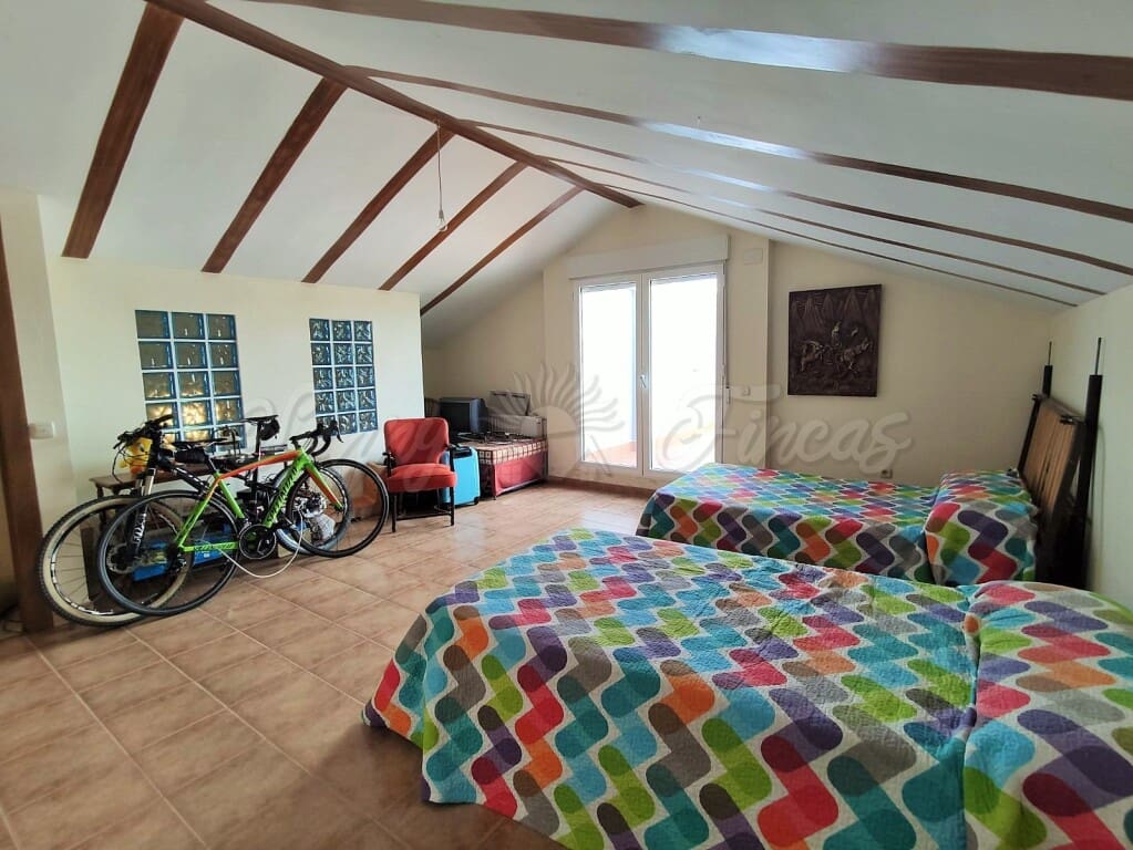 5 soverom Villa til salgs i Yecla med svømmebasseng garasje - € 360 000 (Ref: 6107435)