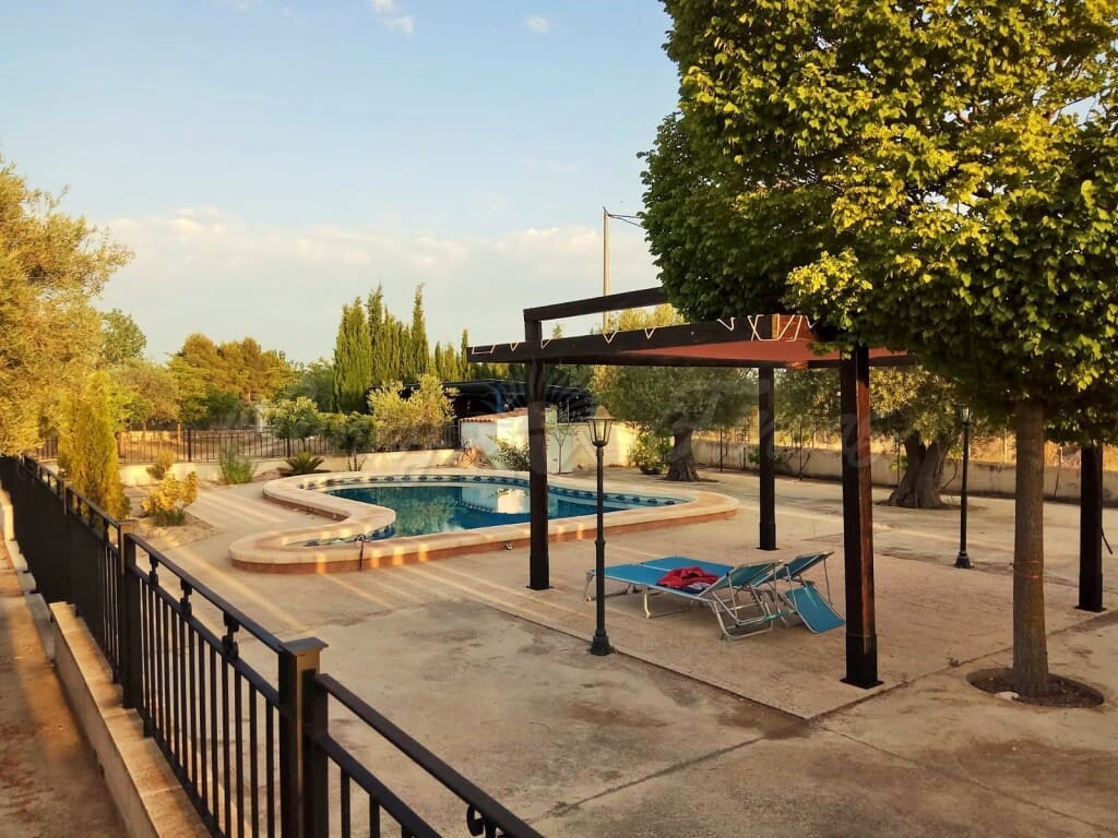 5 soverom Villa til salgs i Yecla med svømmebasseng garasje - € 360 000 (Ref: 6107435)