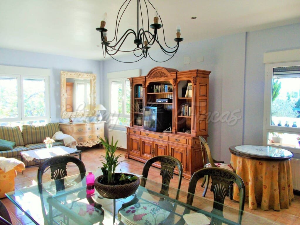 5 soverom Villa til salgs i Yecla med svømmebasseng garasje - € 360 000 (Ref: 6107435)