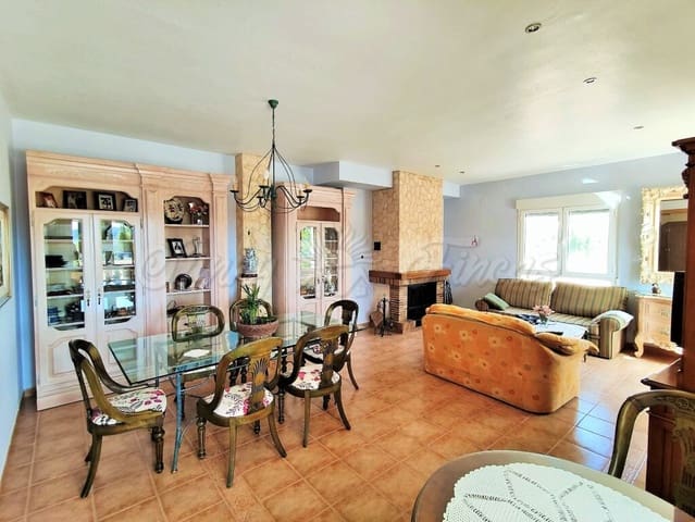 5 sypialnia Willa na sprzedaż w Yecla z basenem garażem - 360 000 € (Ref: 6107435)