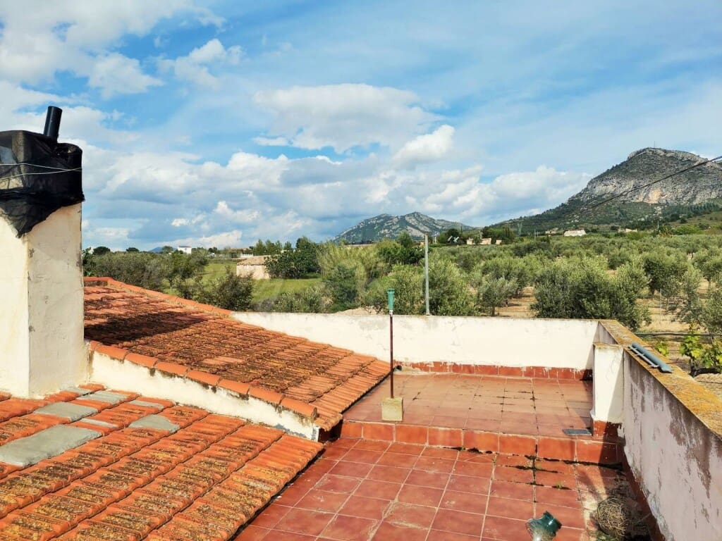 3 soveværelse Finca/Landehus til salg i Villena med swimmingpool garage - € 415.000 (Ref: 6107472)