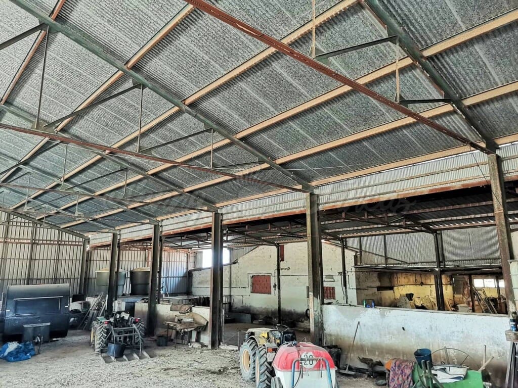 3 soveværelse Finca/Landehus til salg i Villena med swimmingpool garage - € 415.000 (Ref: 6107472)