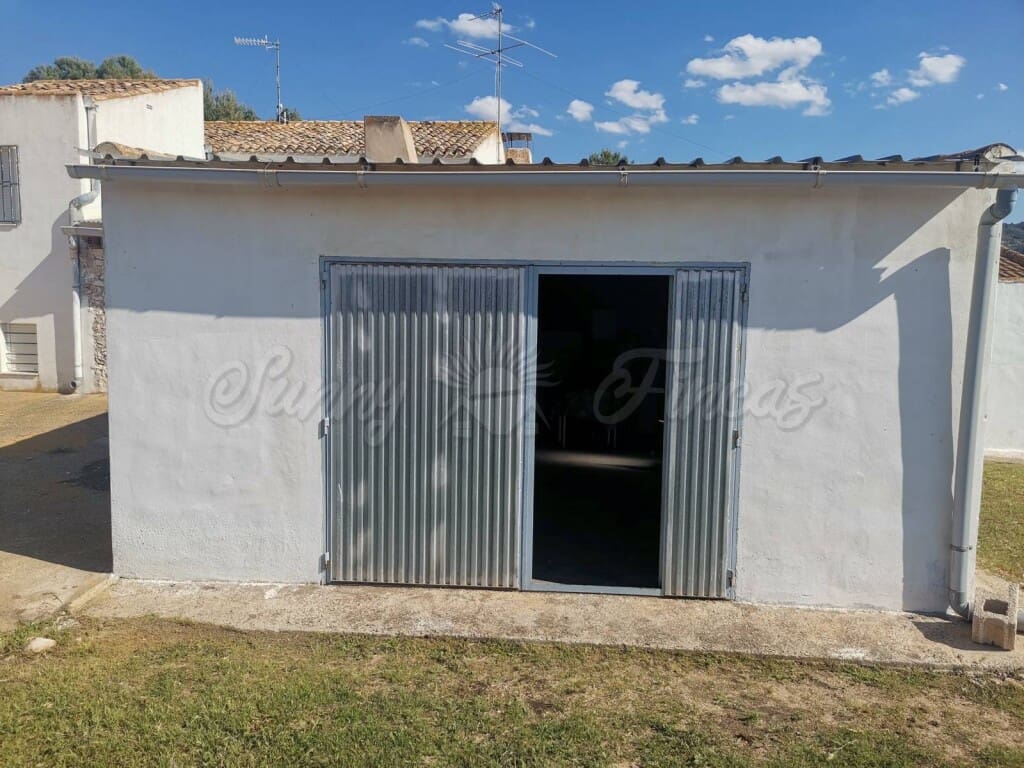 4 sypialnia Finka/Dom wiejski na sprzedaż w Yecla z garażem - 79 000 € (Ref: 6107473)