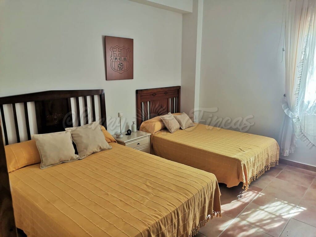 4 sypialnia Finka/Dom wiejski na sprzedaż w Yecla z garażem - 79 000 € (Ref: 6107473)