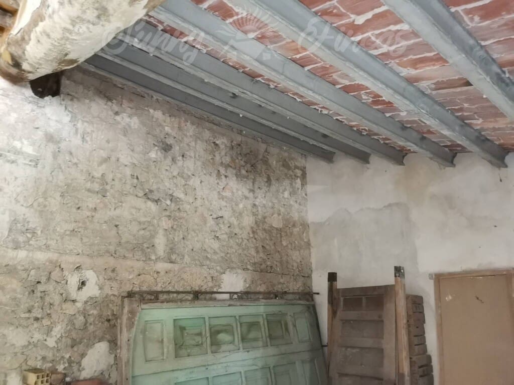 Ruin til salg i Villena - € 34.000 (Ref: 6107492)