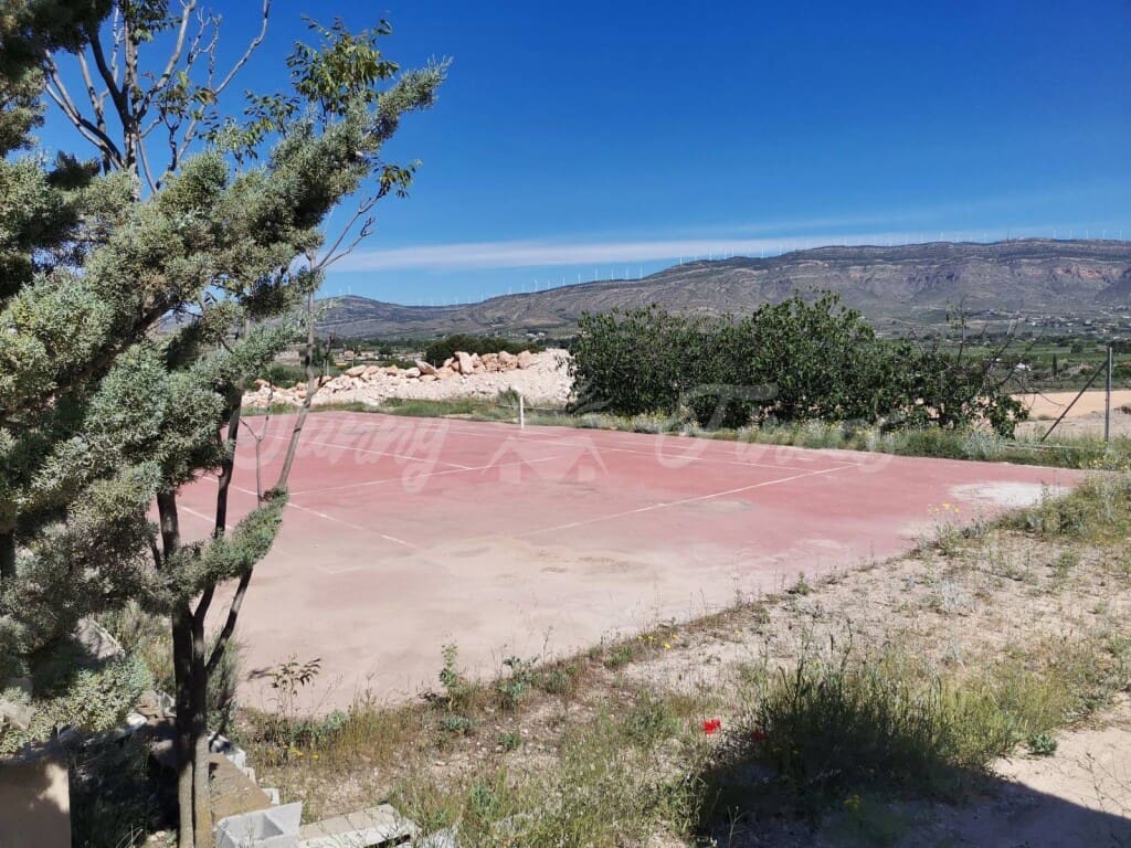 3 soverom Villa til salgs i Caudete med svømmebasseng garasje - € 110 000 (Ref: 6107493)